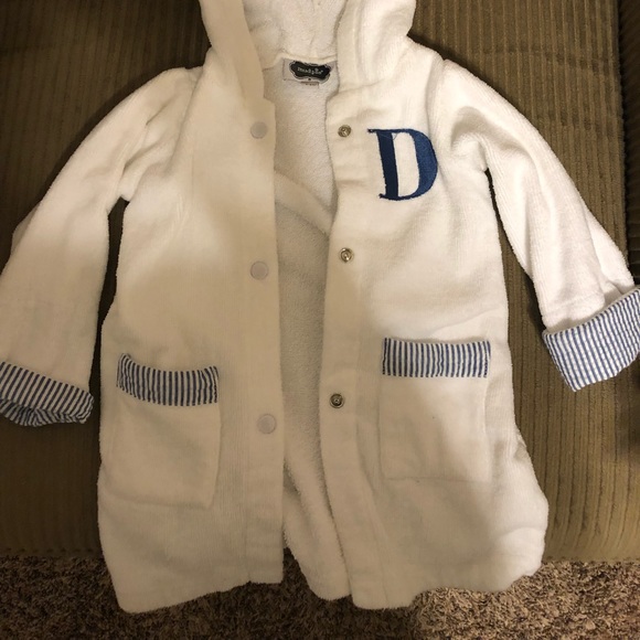 Excellent Mudpie Robe with “D” - Picture 2 of 2